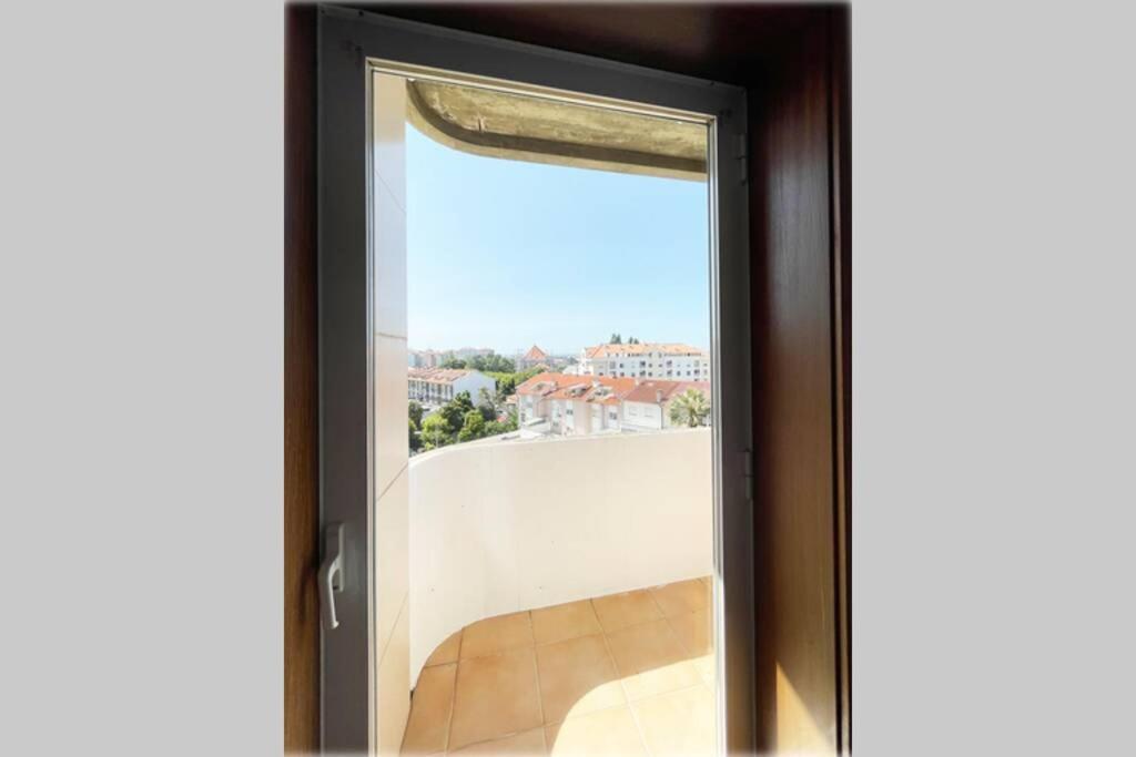 Yellow House Aveiro Smart Tv And Garage Exterior foto